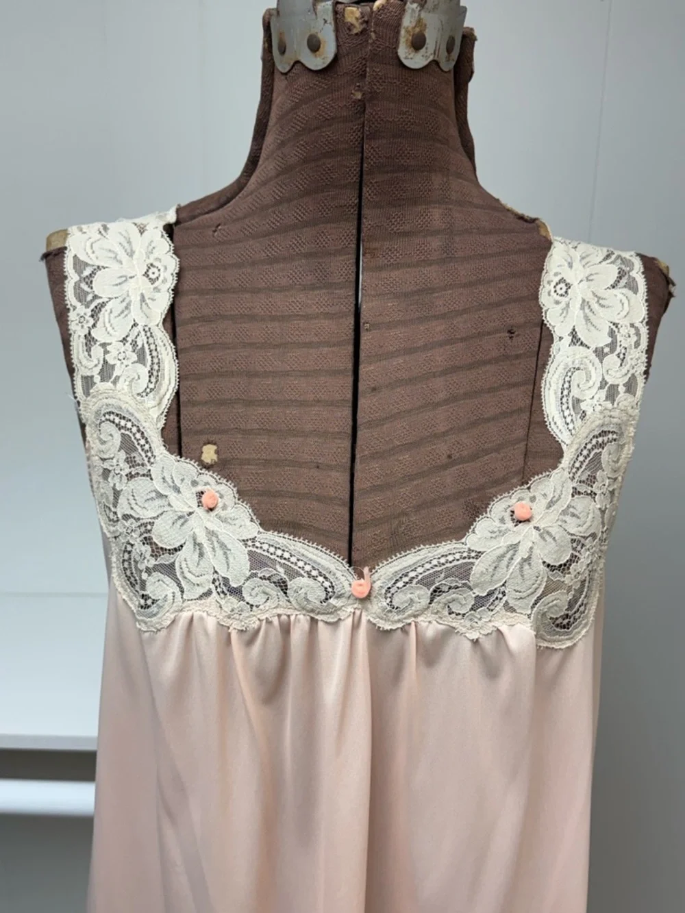 Vintage Classic Lace Trim Nightgown Lightweight Pink - Picture 4 of 13
